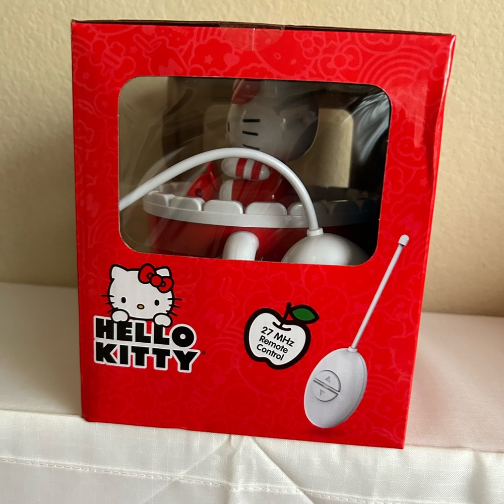 Hello Kitty Remote Control Tea Cup - Picture 3 of 4